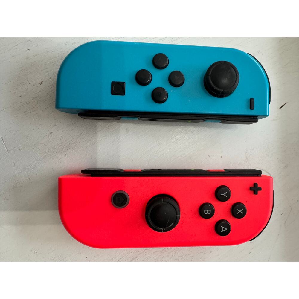 Nintendo Switch 32GB System Console Neon Red & Blue Joy-Cons, Dock Original Box - Picture 7 of 12